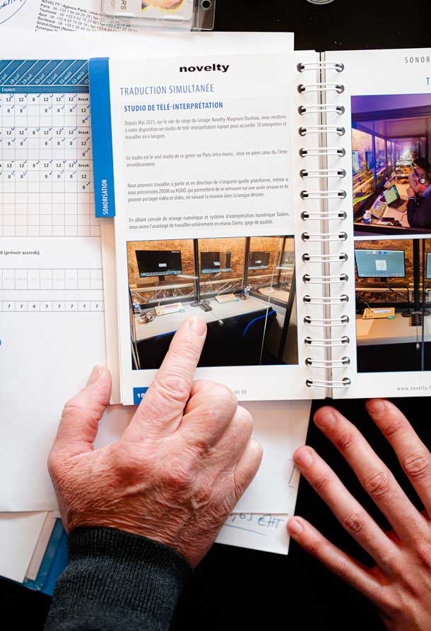 Alternative text - catalogue de produits en traduction simultanée